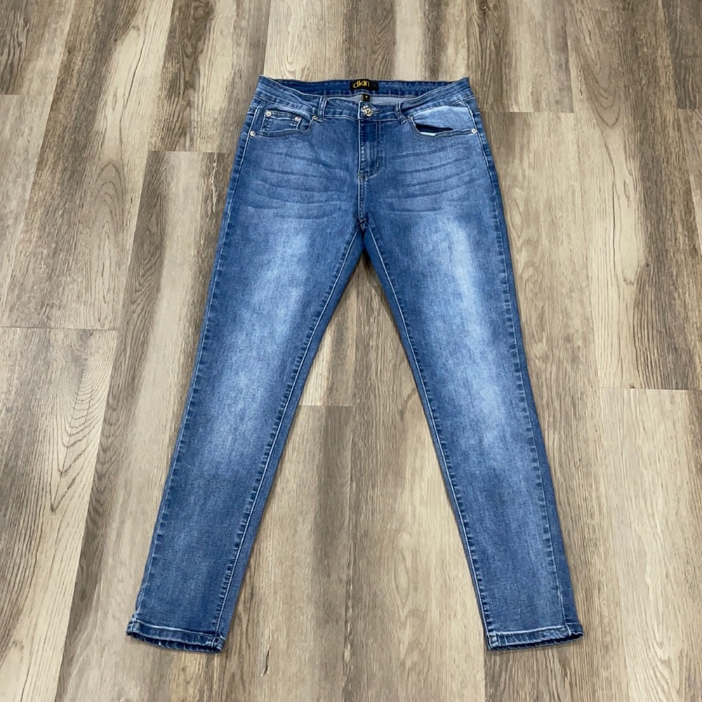 DKIN size 8 blue skinny crop ankle jeans embroidered back pockets